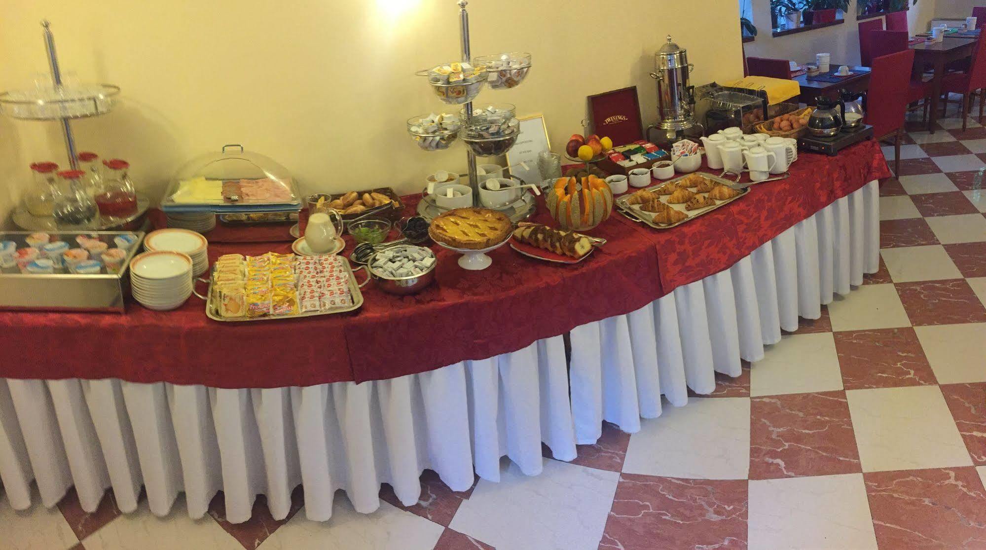 Hotel Cipro 3*