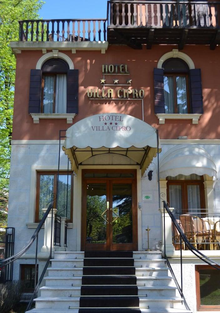 Hotel Cipro