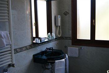 Cipro Hotel 3*