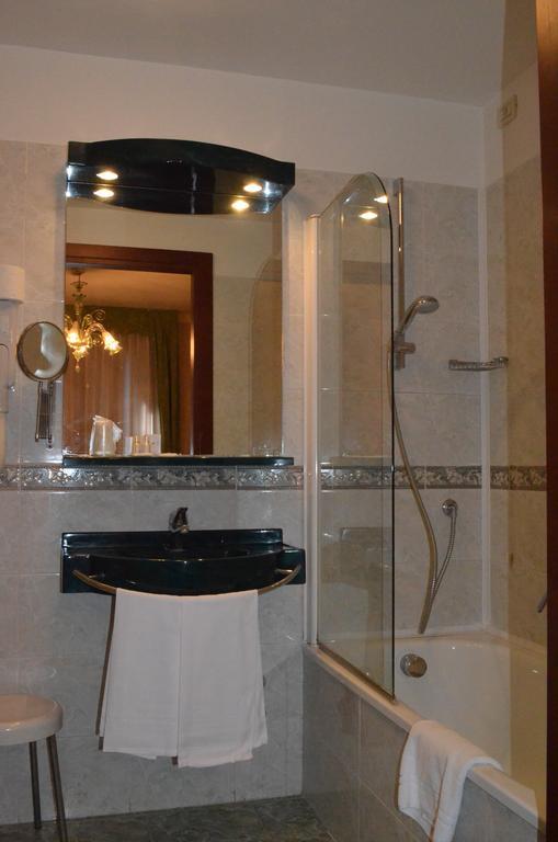 Hotel Cipro 3*