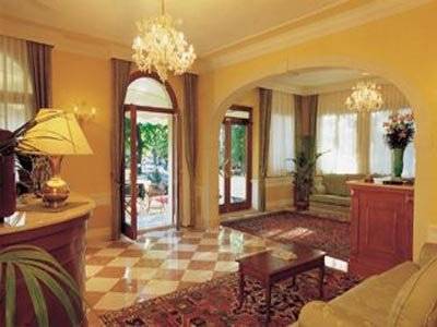 Cipro Hotel